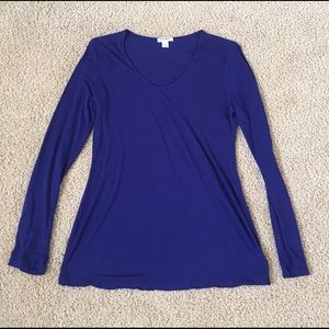 Old Navy Long sleeve blue-purple vneck tshirt