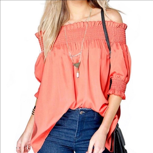💥BRAND NEW💥SEXY RUFFLED COLD SHOULDER TOP🔶🔶 - Picture 2 of 4