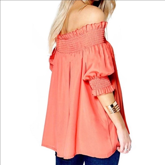 💥BRAND NEW💥SEXY RUFFLED COLD SHOULDER TOP🔶🔶 - Picture 3 of 4