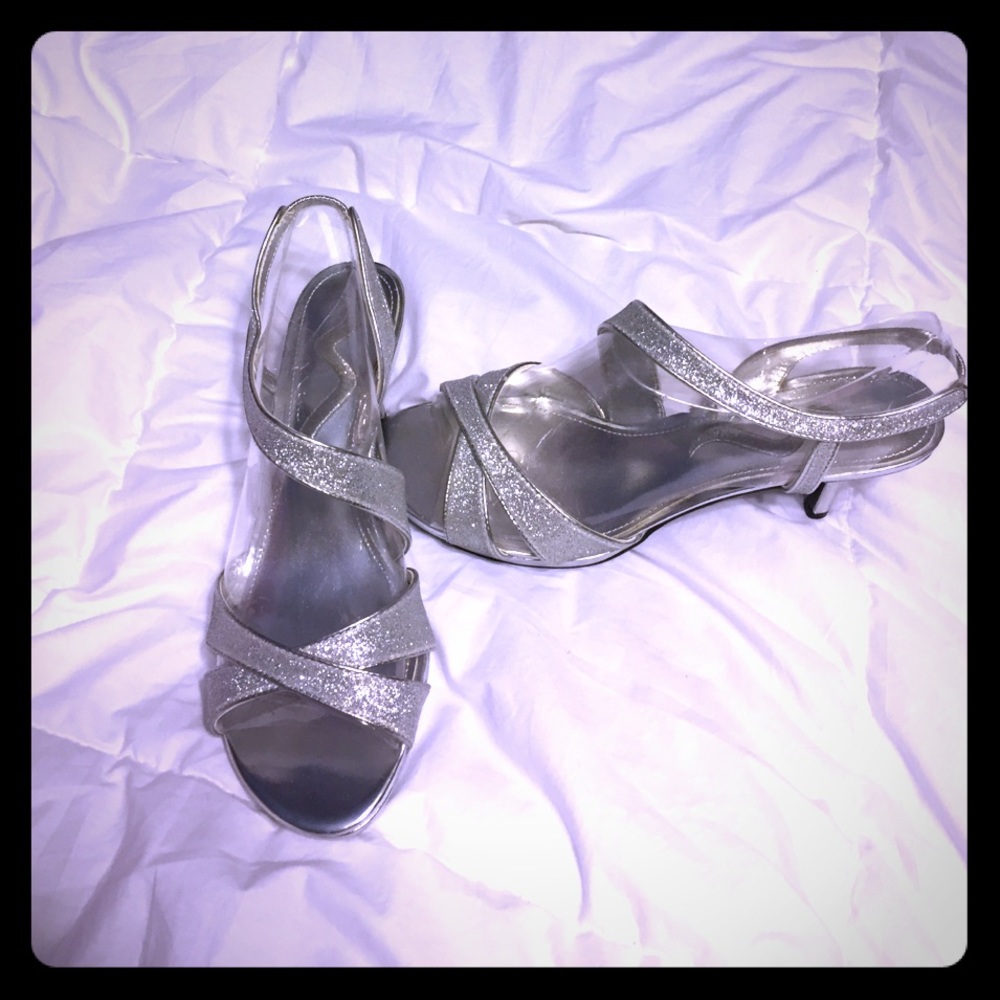 Silver Sparkly Heels. size 8