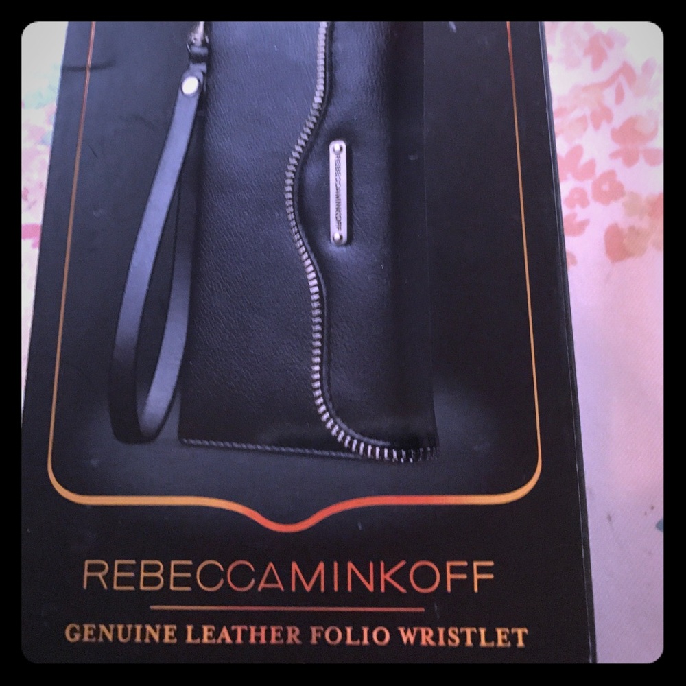 Phone wristlet