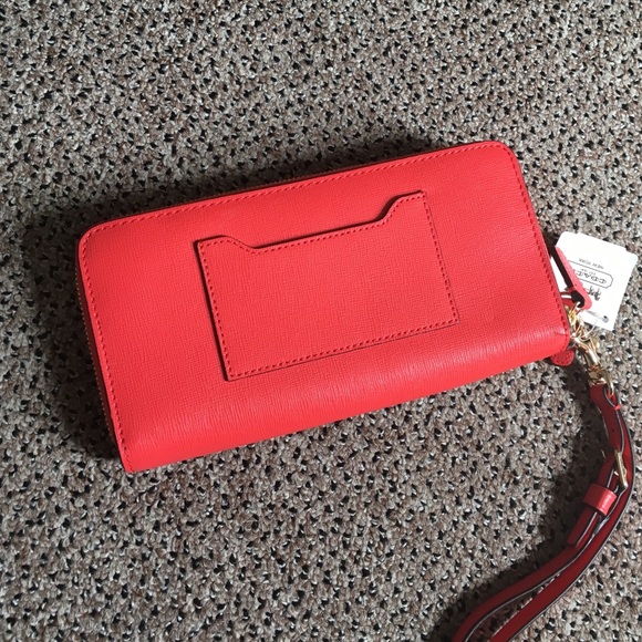 brand new coach wallet!!! - Picture 2 of 3