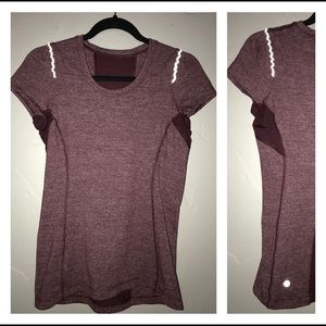 Lululemon exercise shirts 👚.