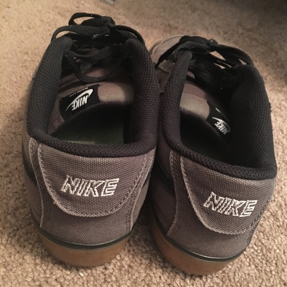 Nike skate shoes (Mavrk Low) - Picture 3 of 6