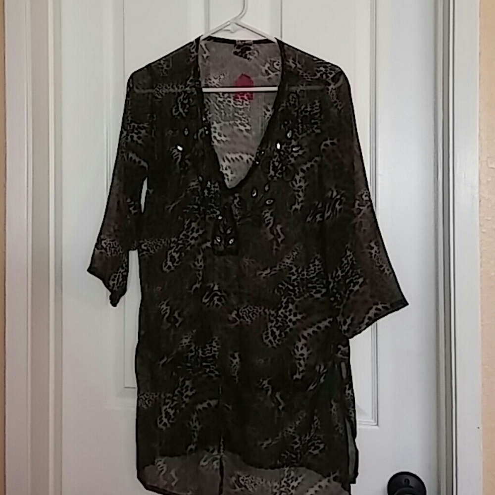 Top - Picture 2 of 4