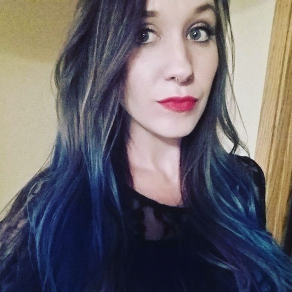 Meet your Posher, Alexandra - Picture 1 of 1