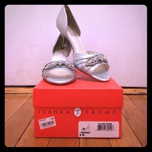 🔹New🔹 Formal Silver Peep-toe