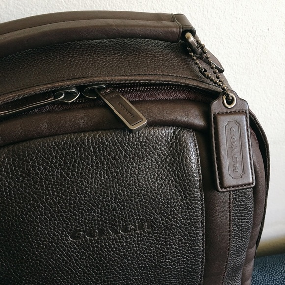 🚩 SOLD Coach Men's Mahogany Leather Backpack - Picture 2 of 4