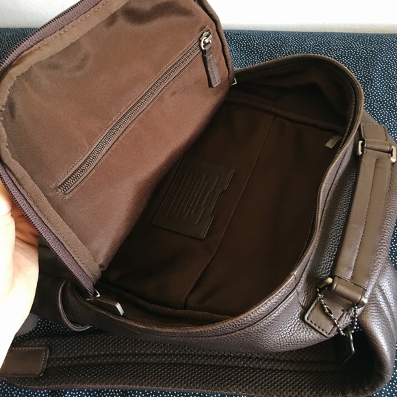 🚩 SOLD Coach Men's Mahogany Leather Backpack - Picture 4 of 4