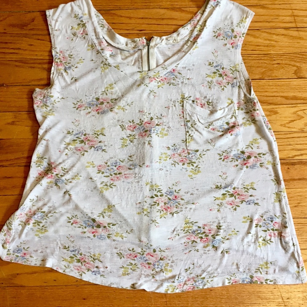 Urban Outfitters Floral Top - Picture 1 of 4