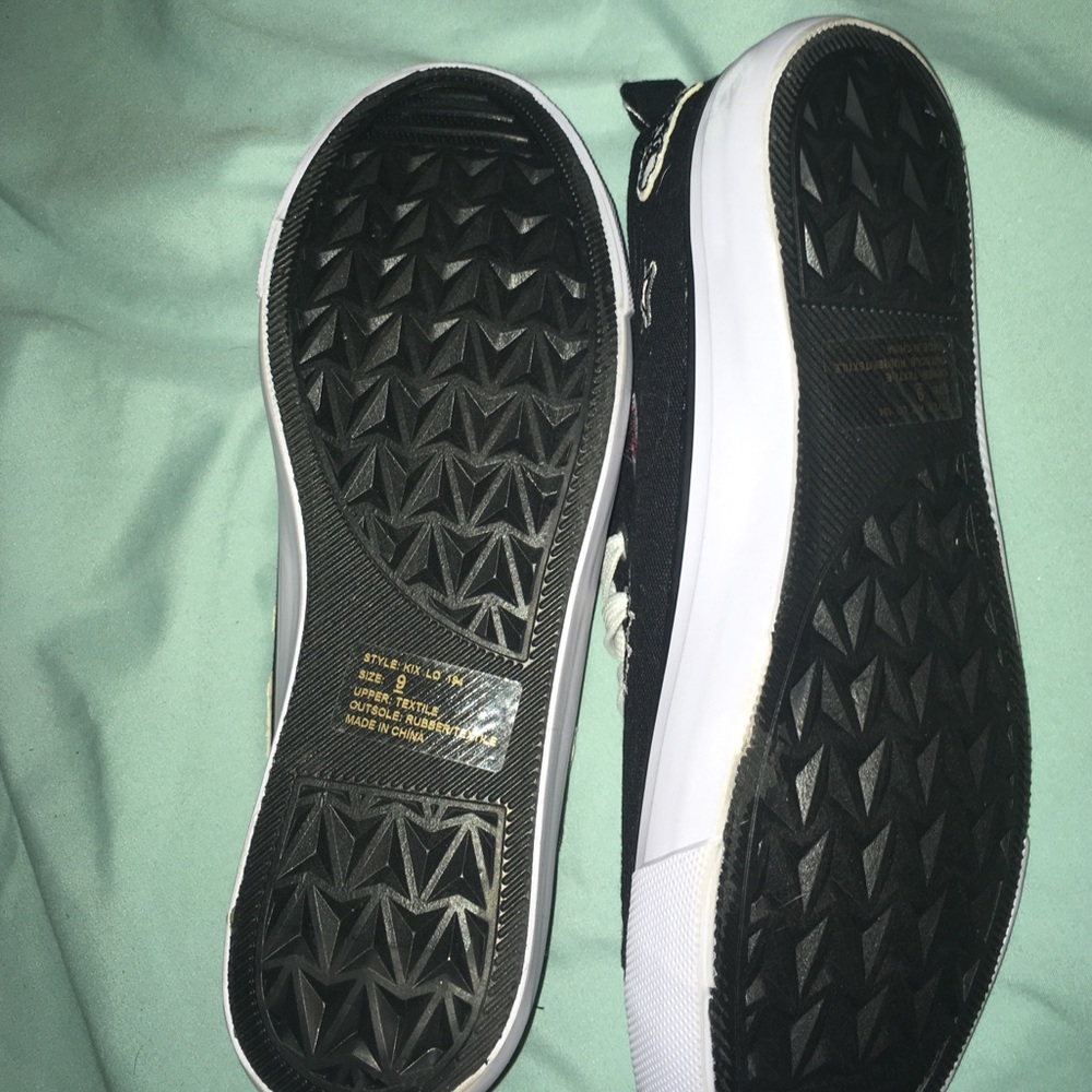 Shoes - Picture 6 of 6
