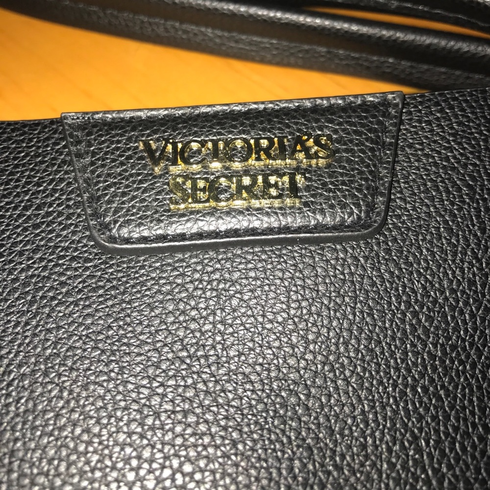 VICTORIA'S SECRET 2016 LEATHER BAG *NEVER USED