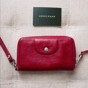 Longchamp Le pl cr zip wristlet (Gently Used)
