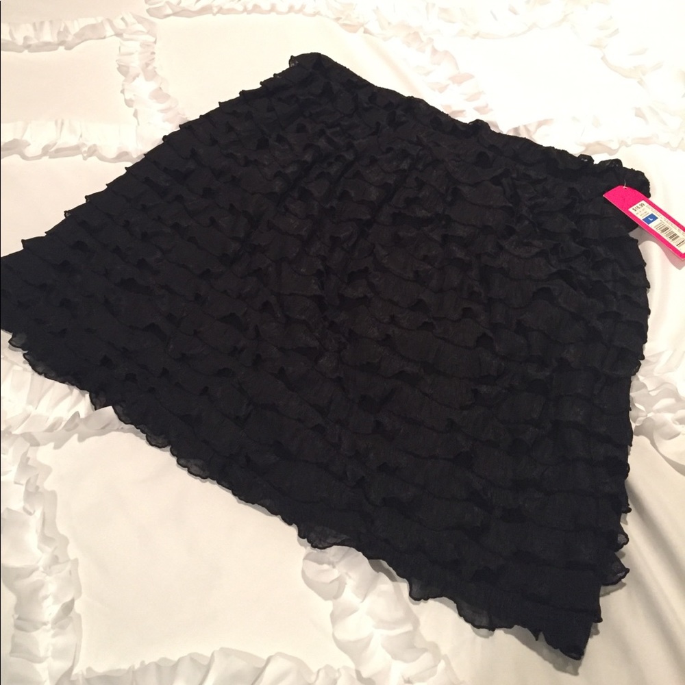 Frilly Black Stretchy Skirt