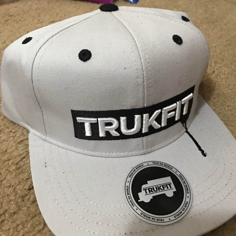 TRUKFIT SNAP BACK!!