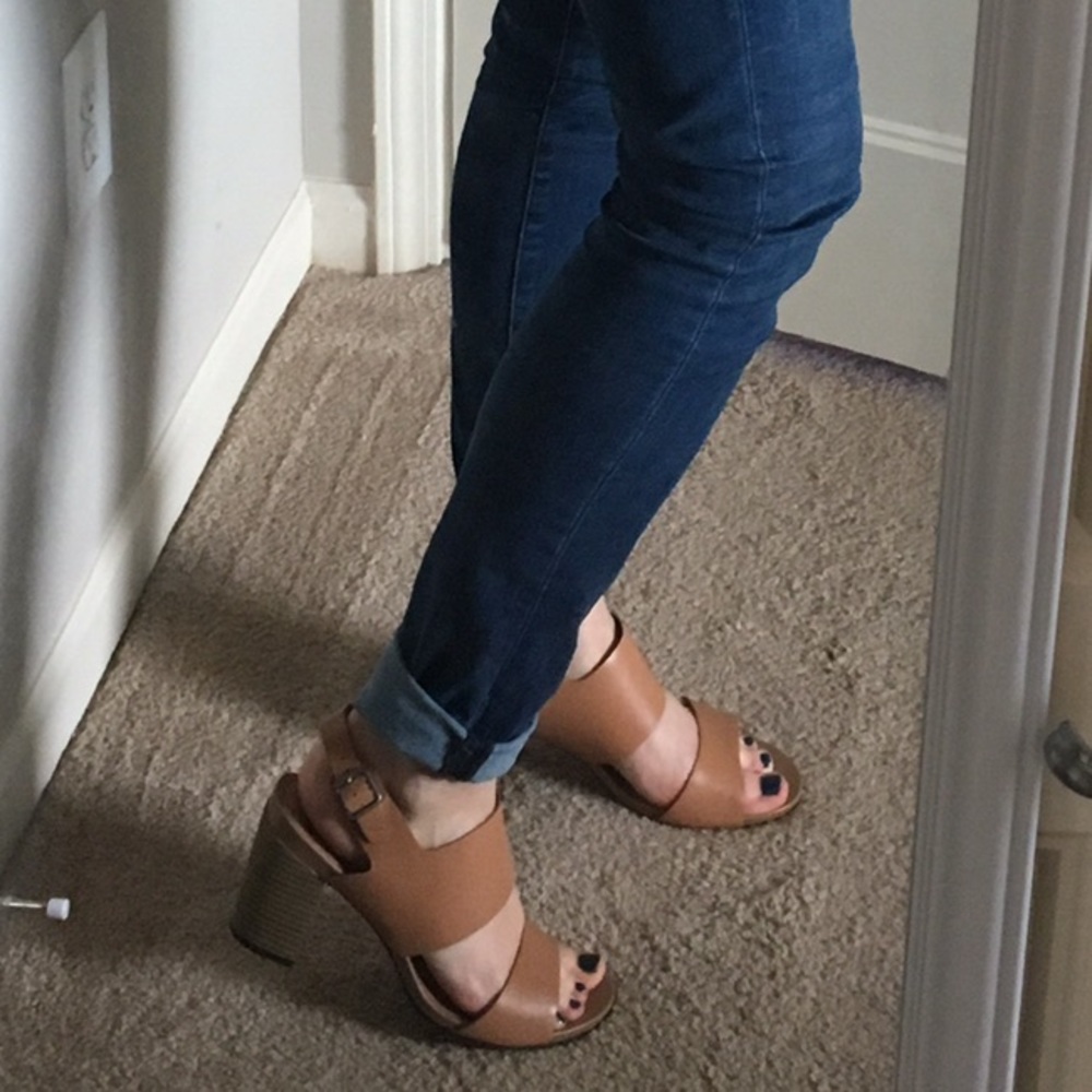 NWOT Beige Clarks Chunky Heels -- 11