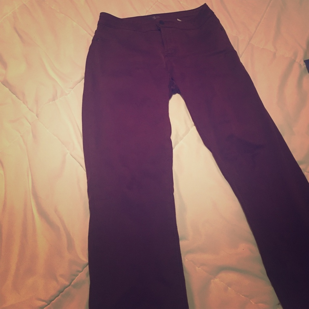 Burgundy NYDJ skinny jeans
