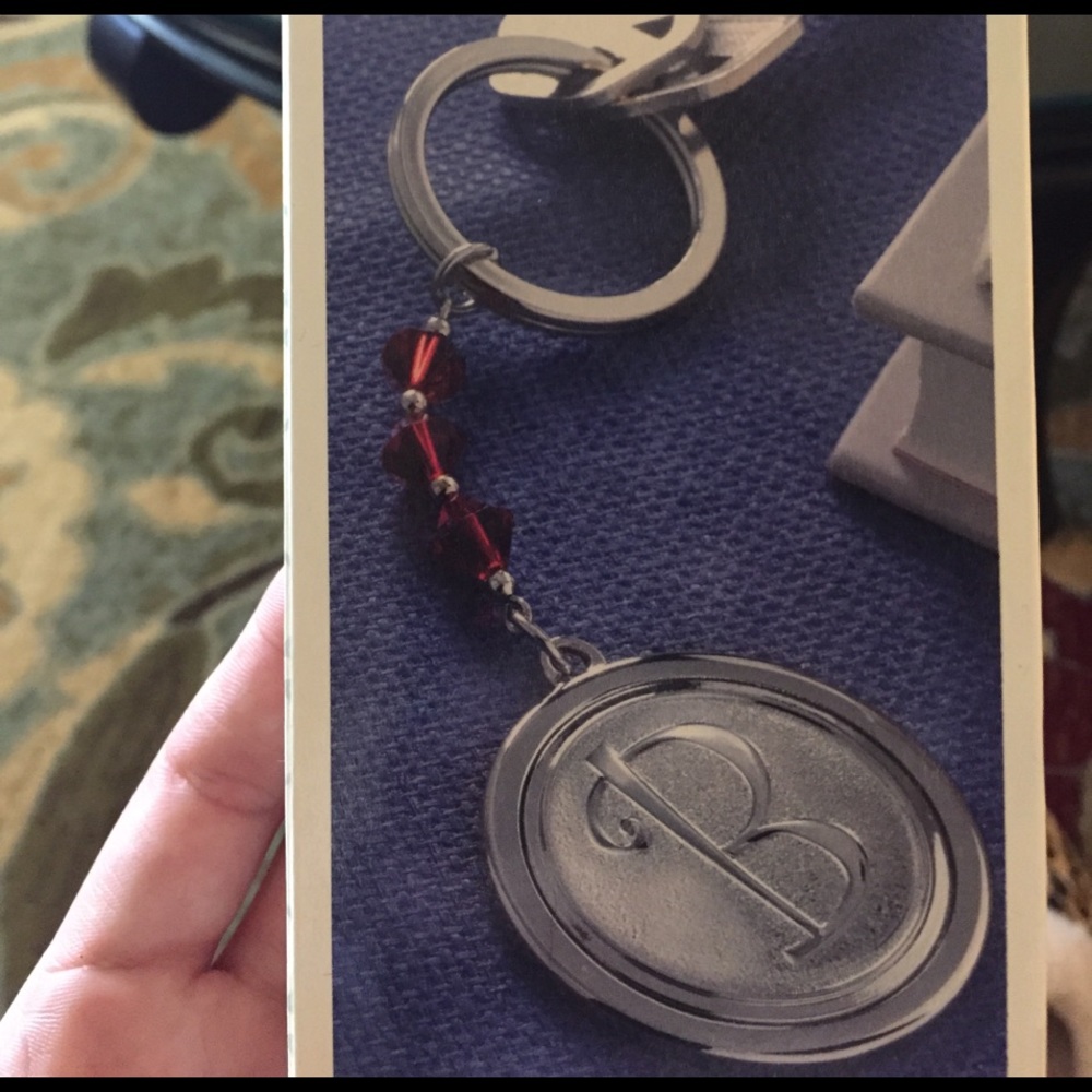 Monogram keychain "B"