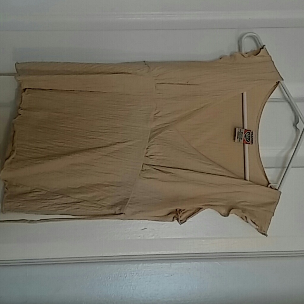 Top - Picture 2 of 2