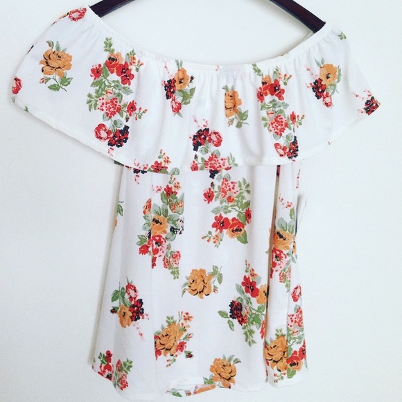 Off The Shoulder Top - Picture 2 of 2