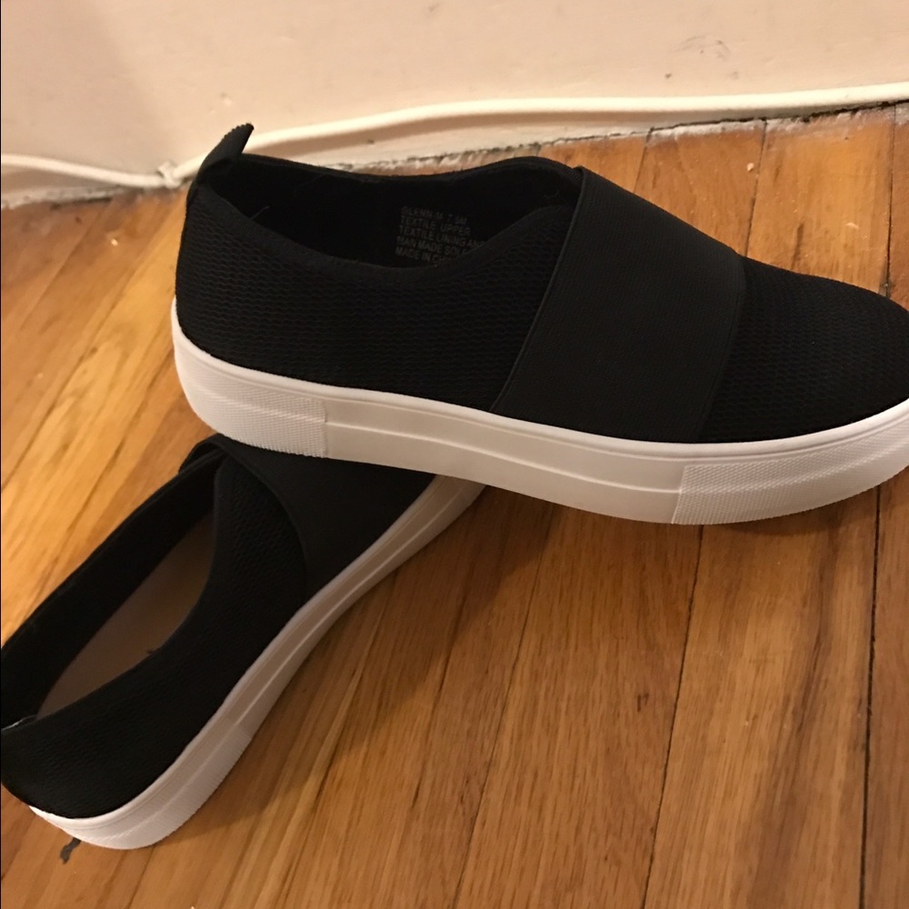 Steve Madden slip on sneakers