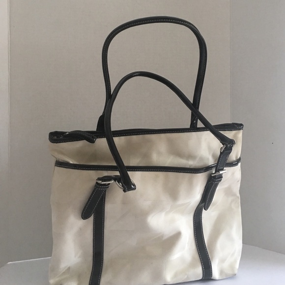 9&co by Nine West off white patterned tote/purse - Picture 2 of 5