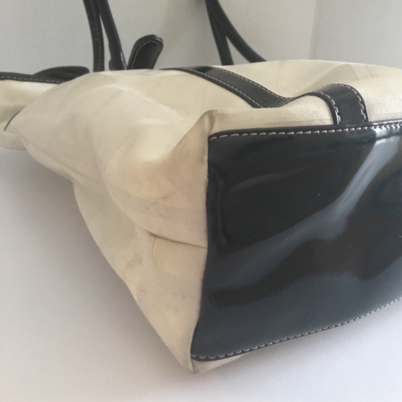 9&co by Nine West off white patterned tote/purse - Picture 3 of 5