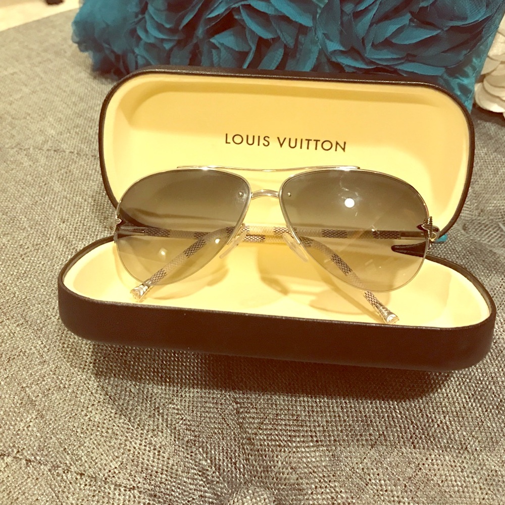 Brand new Louis Vuitton aviators!