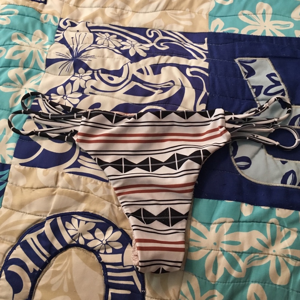 Acacia Tapa Bottoms