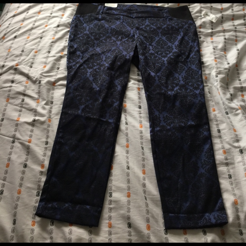 Old Navy Maternity Pixie Pants Size 14