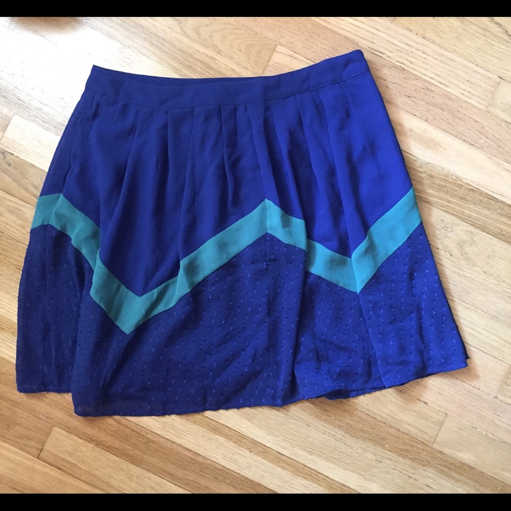 Blue flowy mini skirt