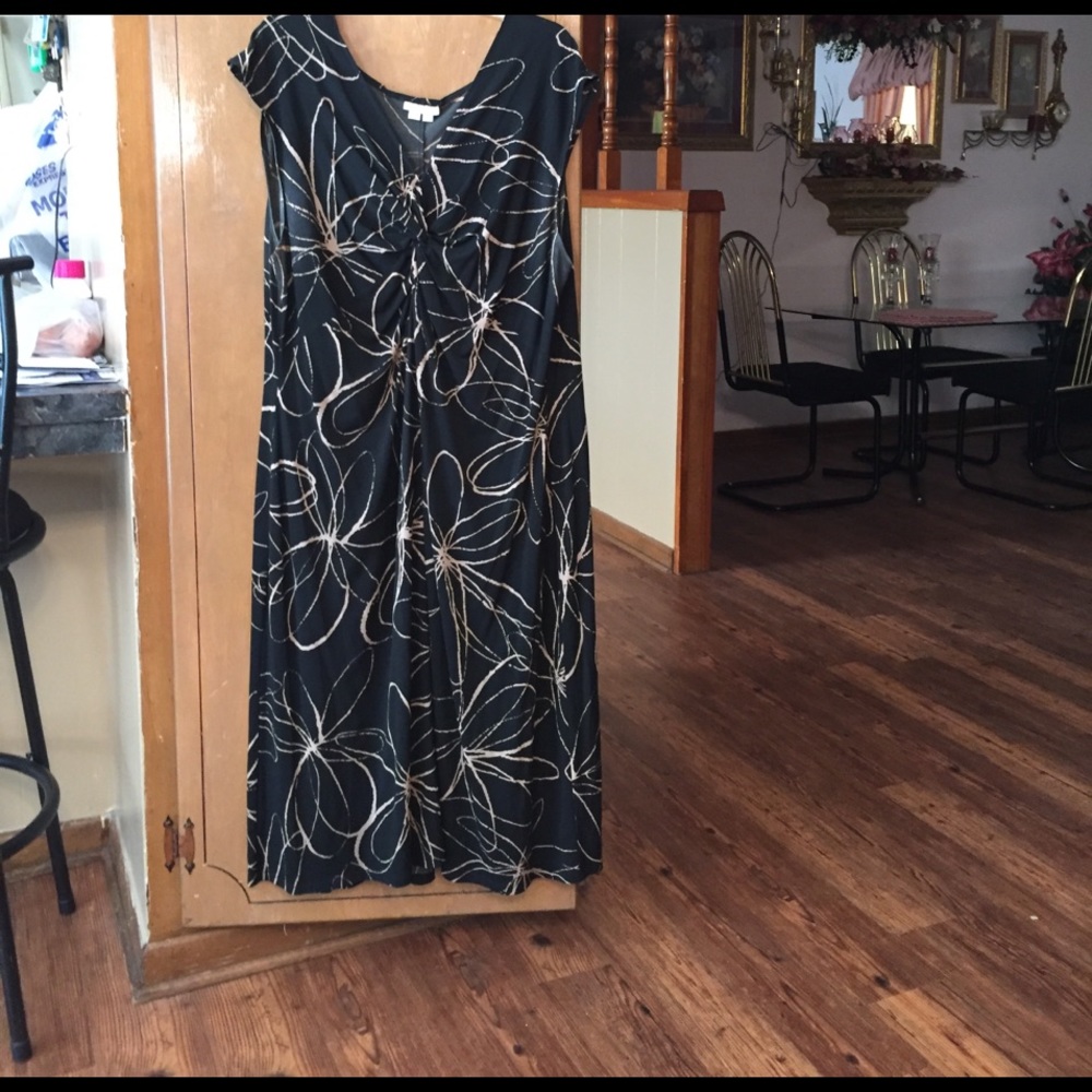 Black dress, 24W