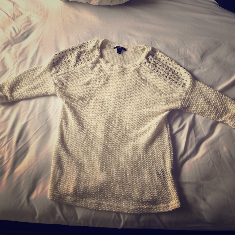 White mid sleeve top