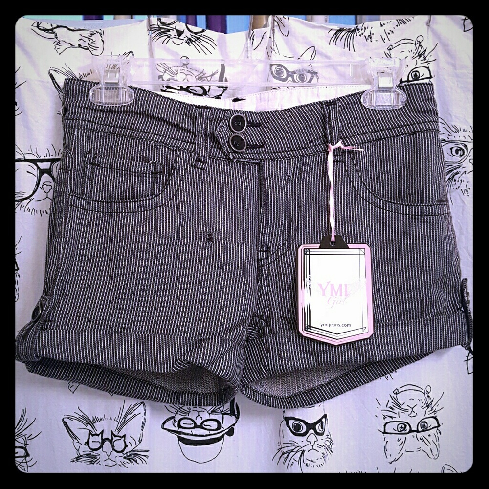 NWT! Cute Shorts 🌸