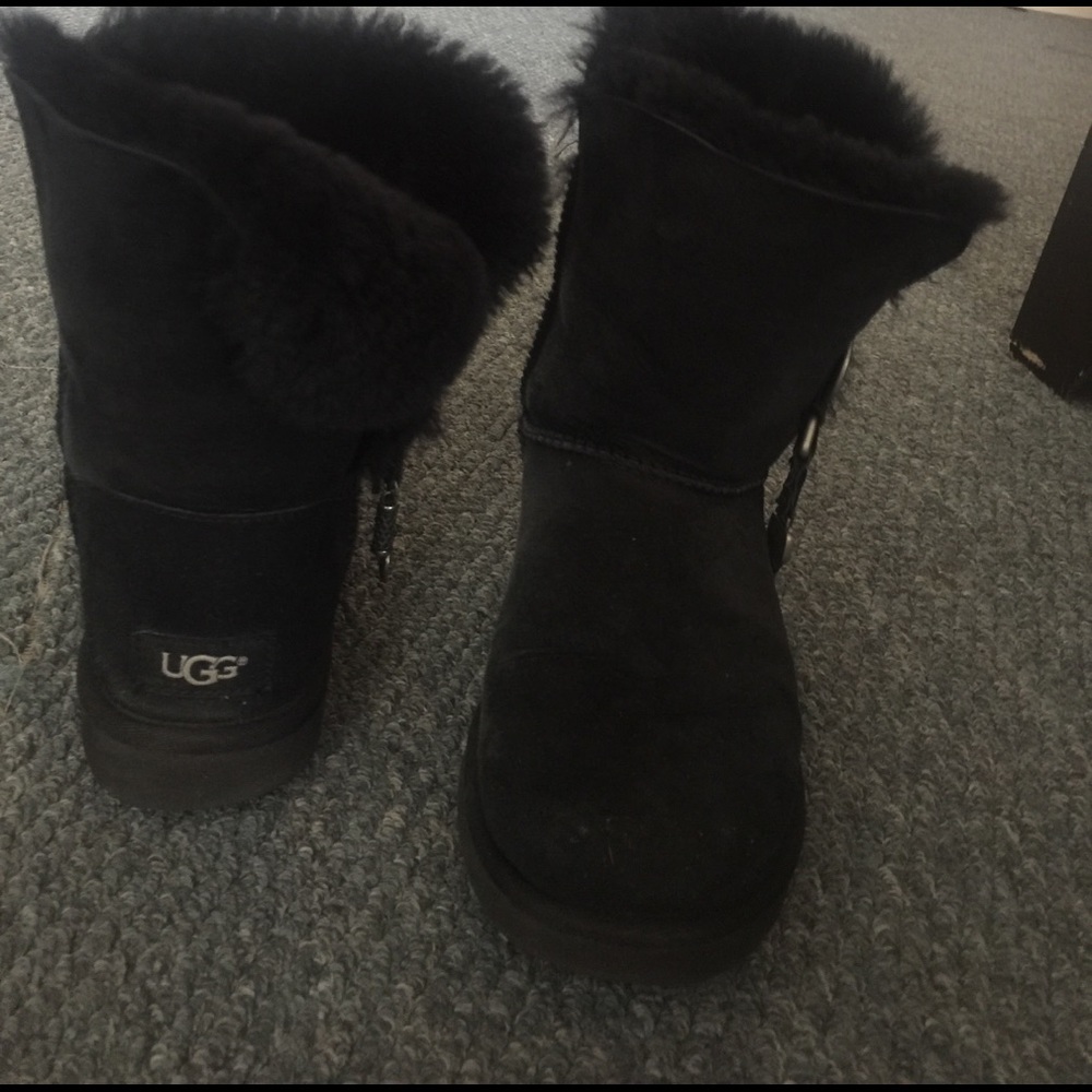 Black uggs
