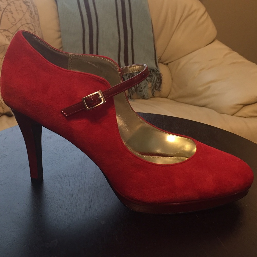 Red Suede Alfani Heels - Picture 3 of 7