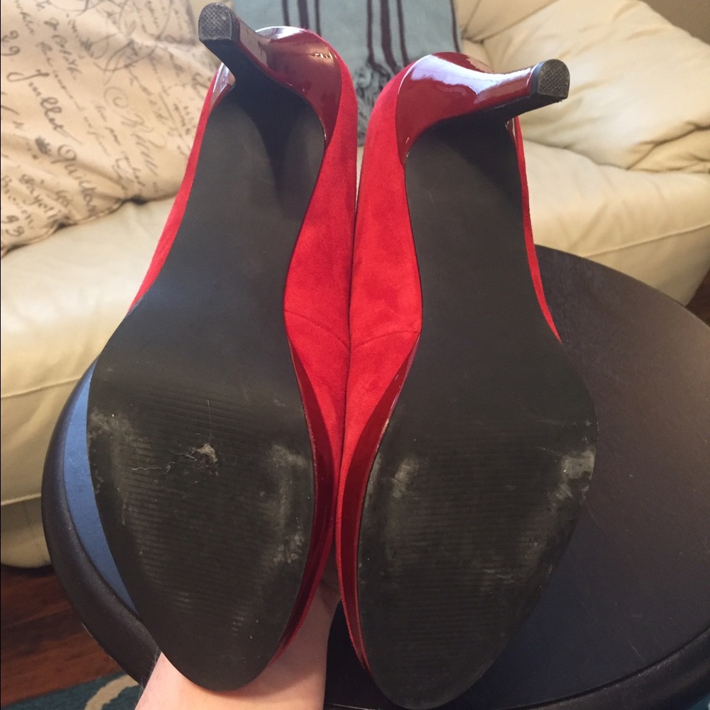Red Suede Alfani Heels - Picture 5 of 7
