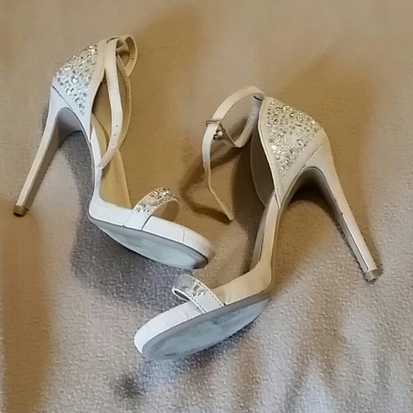 Chinese Laundry Heels w/ irridescent stones - Picture 3 of 4