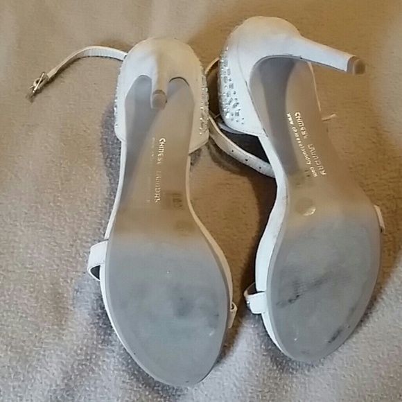 Chinese Laundry Heels w/ irridescent stones - Picture 4 of 4