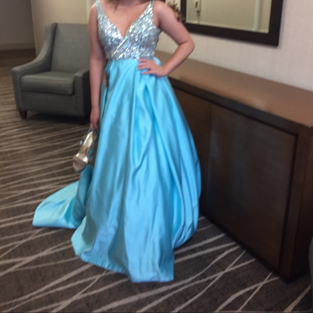 Prom/pageant  Size 4 blue by Tiffany Designs
