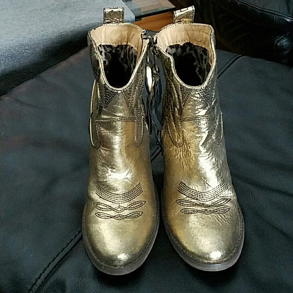 Very Volatile Boots