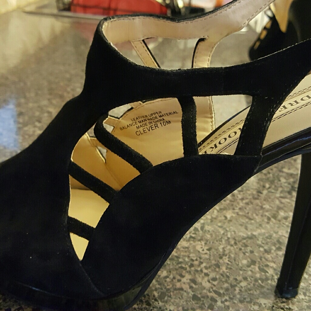 Shoes - Picture 2 of 4