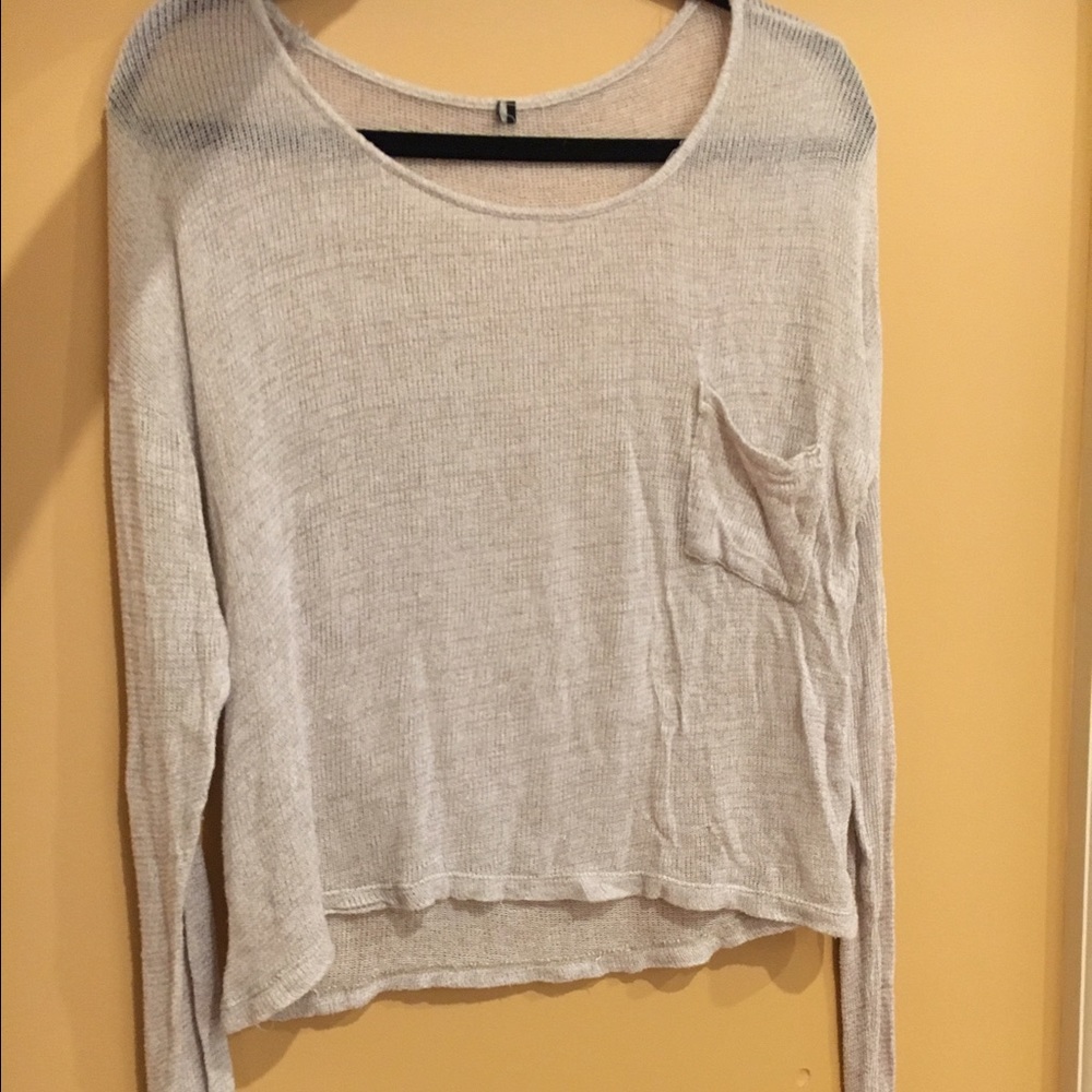 Really cute light sweater!!