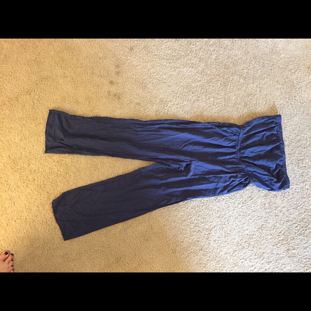 ❤❤Previously loved navy blue jumpsuit! ❤❤