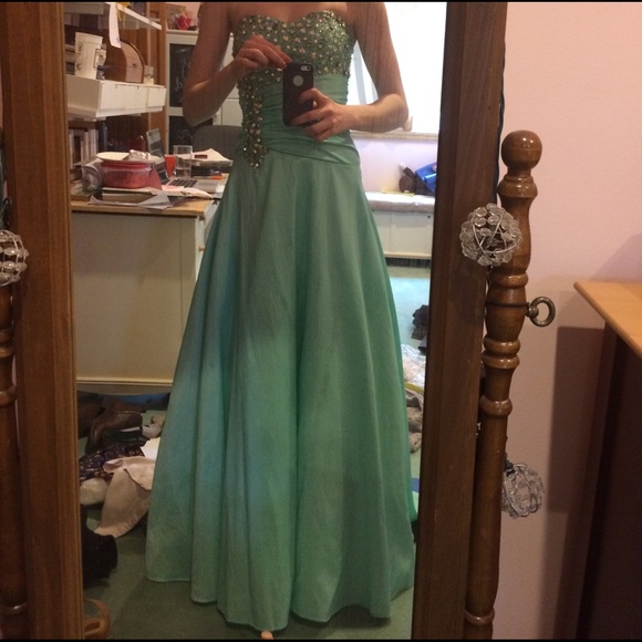 Prom Dress Model Pictures. - Picture 1 of 3