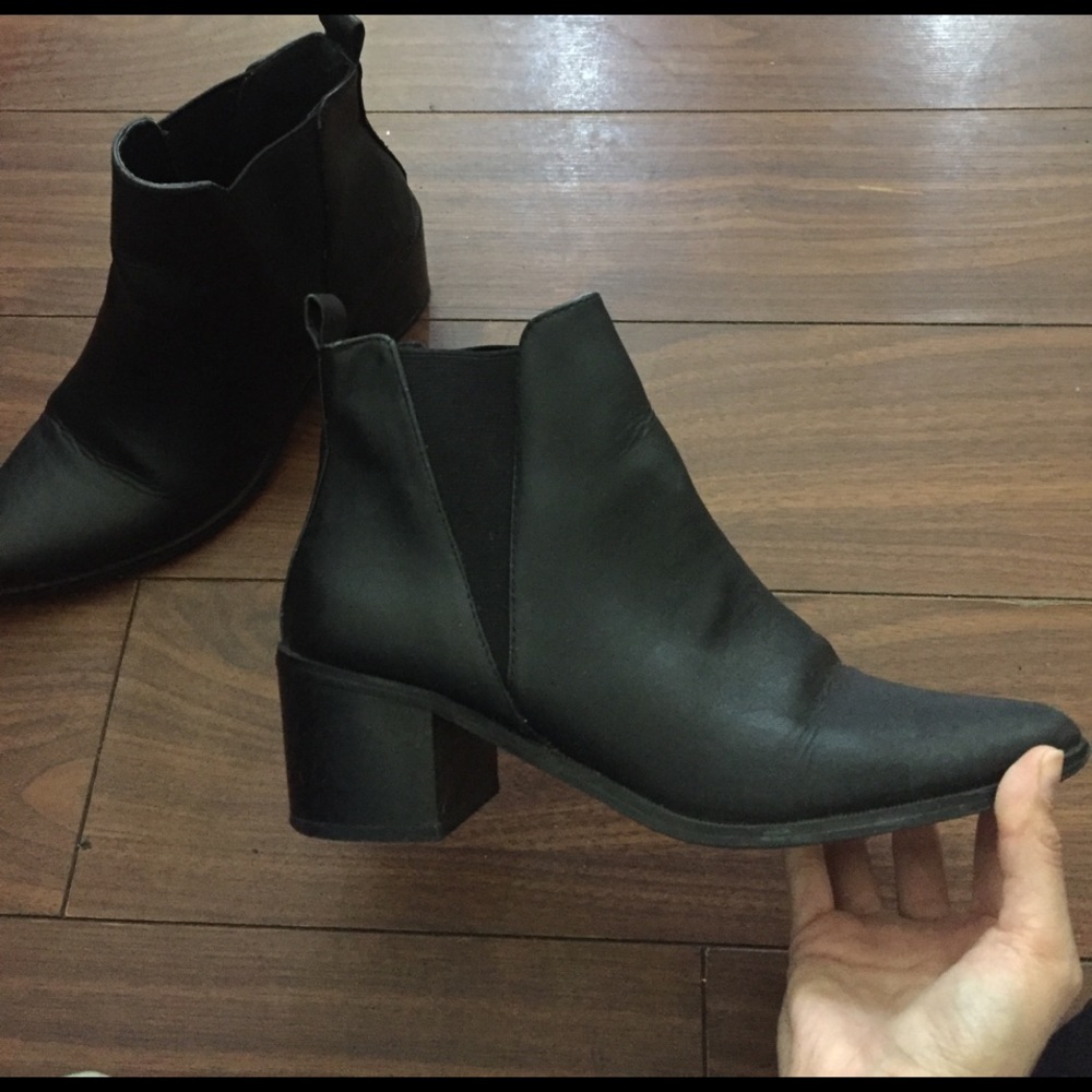 Black heeled booties