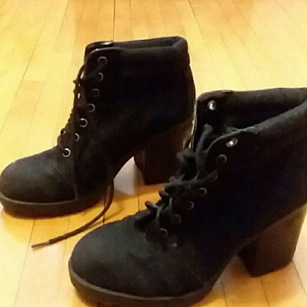 High heel boots