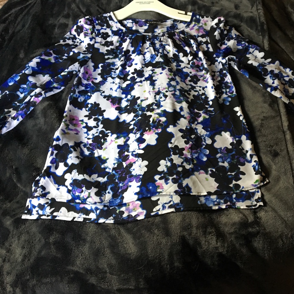 Express 3/4 sleeve floral top.