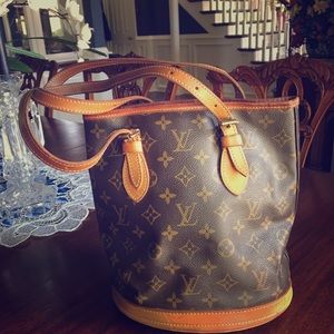 Authentic Louis Vuitton monogram bucket bag