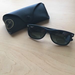 Ray Ban Wayfarer Sunglasses Matte Black